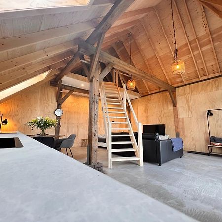 Wonen In Een Boerenschuur Uit 1899 ズヴォレ エクステリア 写真